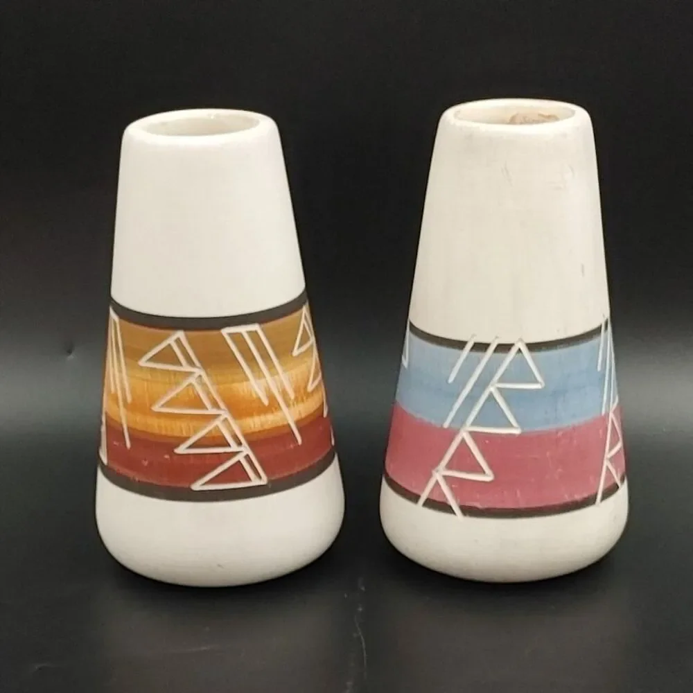 Lot of 2 Native American Pottery Vase Southwest Signed Tribal Art Pottery Sioux